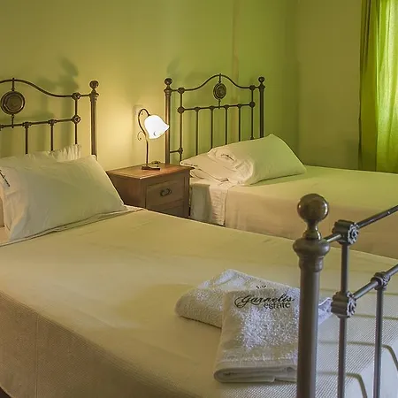Garnelis House Villa *